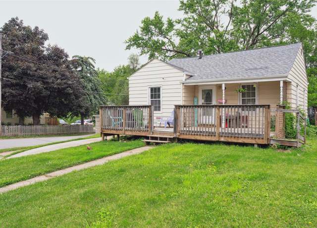 Property at 910 N 5th Ave W, Newton, IA 50208, 2 beds, 1 bath
