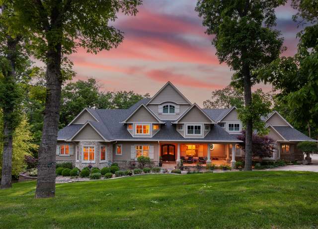 Property at 12993 Oak Brook Dr, Urbandale, IA 50323, 4 beds, 5 baths