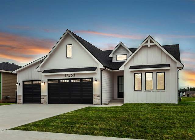 Property at 17563 Brookview Dr, Urbandale, IA 50323, 4 beds, 3.5 baths