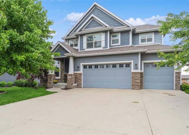 Property at 16823 Prairie Dr, Clive, IA 50325, 5 beds, 3.5 baths