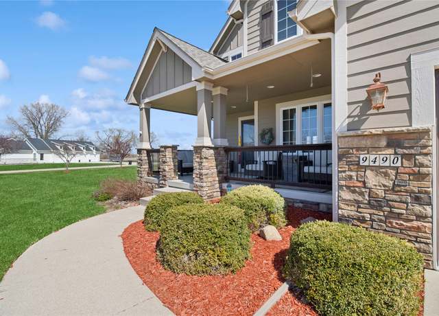 Property at 9490 NE 42nd Pl, Altoona, IA 50009, 5 beds, 4.5 baths