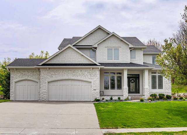 Property at 1385 Tulip Tree Ln, West Des Moines, IA 50266, 5 beds, 4.5 baths