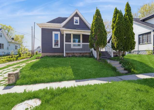 Property at 105 S 2nd St, Marshalltown, IA 50158, 2 beds, 1 bath