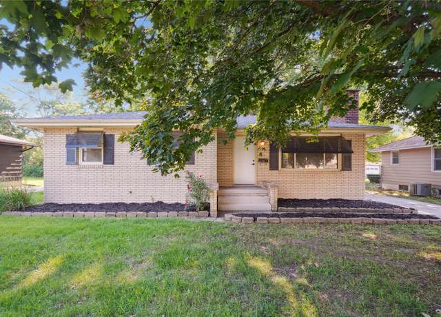 Property at 2515 Glenbrook Dr, Des Moines, IA 50316, 3 beds, 2 baths