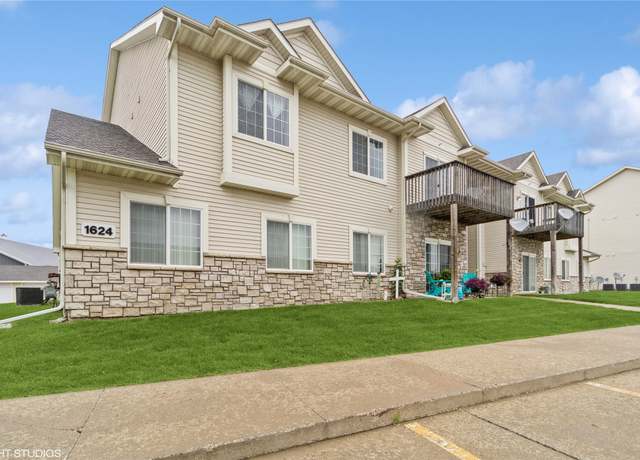 Property at 1624 NW Prairie Lakes Dr #4, Ankeny, IA 50023, 2 beds, 2 baths