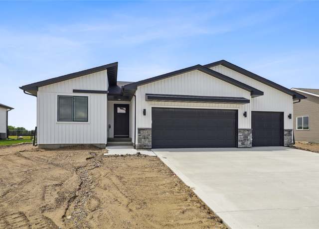 Property at 2614 NW Boulder Point Pl, Ankeny, IA 50023, 4 beds, 3 baths