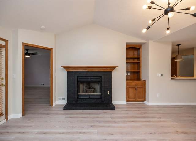 Property at 8142 Dellwood Dr, Urbandale, IA 50322, 2 beds, 2 baths