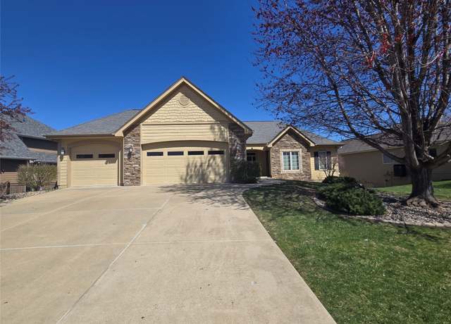 Property at 14511 Brookshire Dr, Urbandale, IA 50323, 3 beds, 3.5 baths