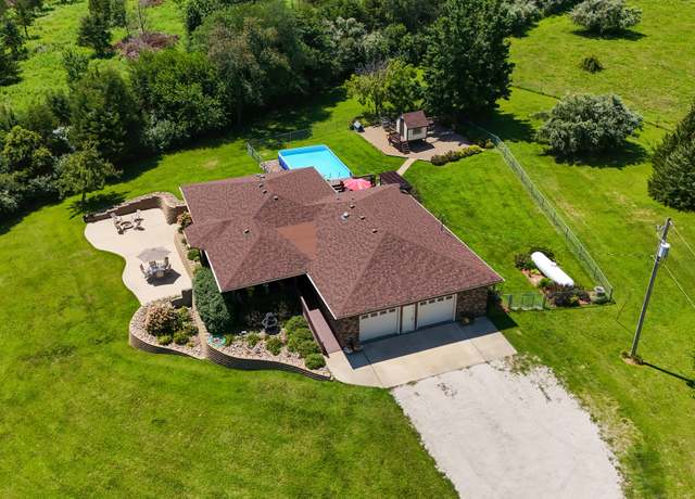 Property at 12246 Clarke Trl, Carlisle, IA 50047, 4 beds, 4 baths