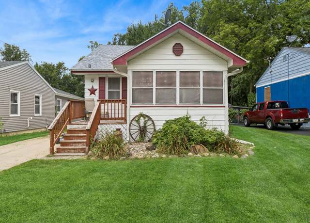 Property at 315 E 13th St N, Newton, IA 50208, 2 beds, 1 bath