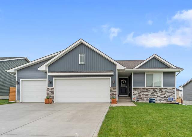 Property at 580 NW Rosemont Dr, Waukee, IA 50263, 5 beds, 3 baths