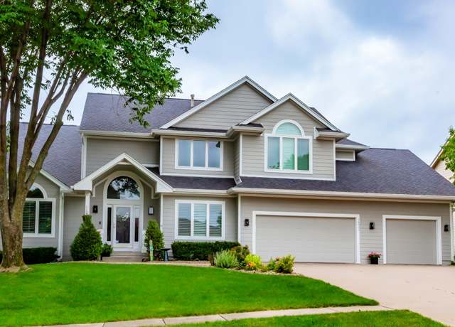 Property at 14092 Lake Pointe Dr, Clive, IA 50325, 4 beds, 3.5 baths
