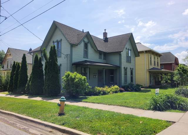 Property at 757 17th St, Des Moines, IA 50314, 4 beds, 2 baths