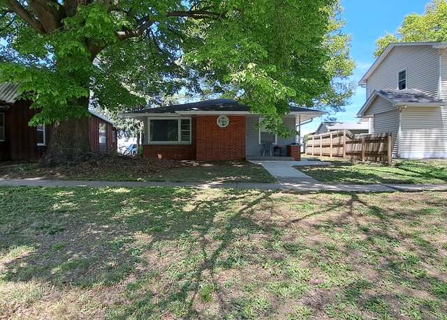 Property at 905 W Robinson St, Knoxville, IA 50138, 3 beds, 1 bath