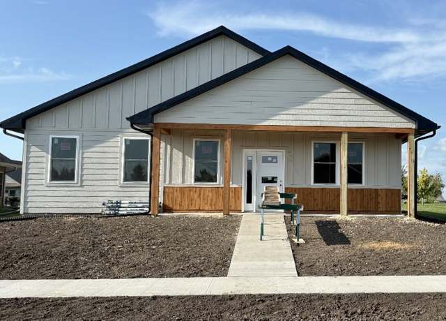 Property at 1935 Jewel Dr, Grinnell, IA 50112, 3 beds, 2 baths