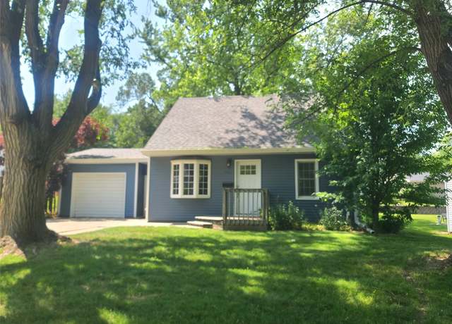 Property at 707 E 27th St S, Newton, IA 50208, 3 beds, 1.5 baths