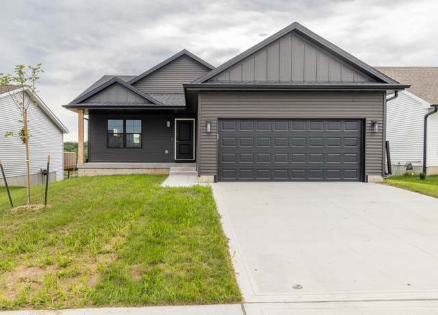 Property at 305 S Valley View Dr, Norwalk, IA 50211, 3 beds, 2 baths