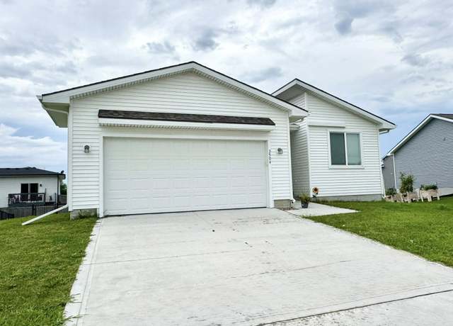 Property at 3504 Wolf Creek Rd SW, Bondurant, IA 50035, 3 beds, 2 baths