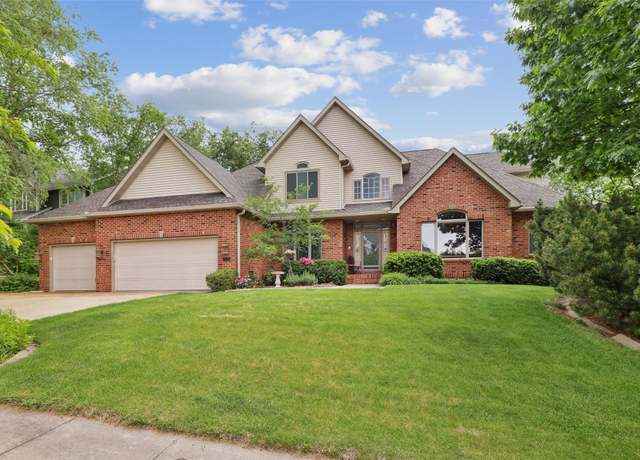 Property at 6909 Capitol View Ct, Johnston, IA 50131, 5 beds, 3.5 baths