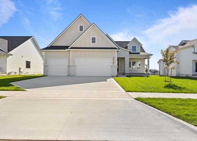 Property at 2719 NW Greenwood St, Ankeny, IA 50023, 4 beds, 3 baths