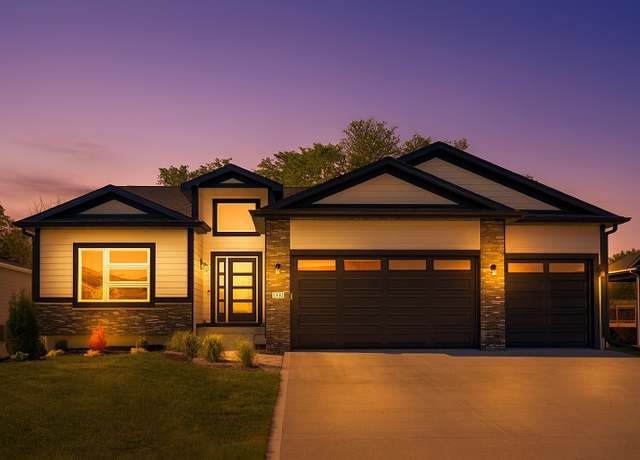 Property at 1532 Marina Cove Dr, Polk City, IA 50226, 5 beds, 3 baths