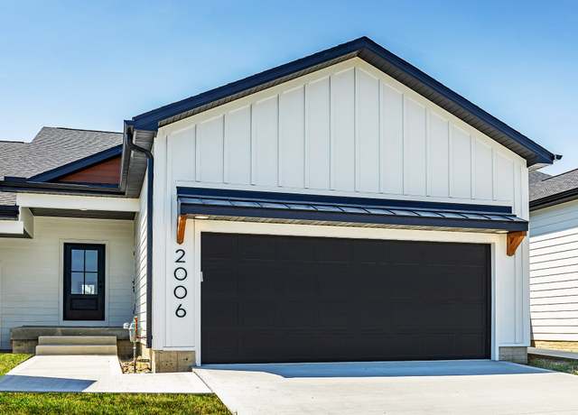 Property at 2006 Ammann Dr, Adel, IA 50003, 3 beds, 2.5 baths