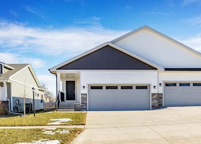 Property at 6579 NE 11th Ct, Des Moines, IA 50313, 3 beds, 3 baths