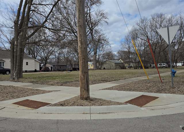 Property at 232 Webster St, Waterloo, IA 50703