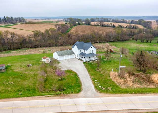Property at 5825 G24 Hwy, Carlisle, IA 50047, 7 beds, 4 baths