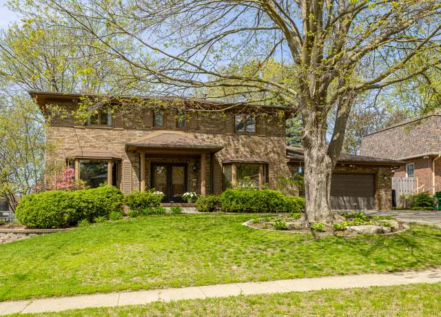 Property at 2012 69th St, Windsor Heights, IA 50324, 4 beds, 3.5 baths