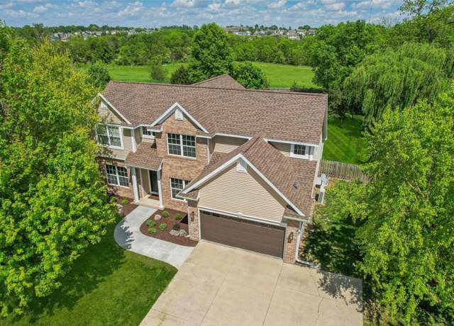 Property at 4019 152nd St, Urbandale, IA 50323, 3 beds, 2.5 baths