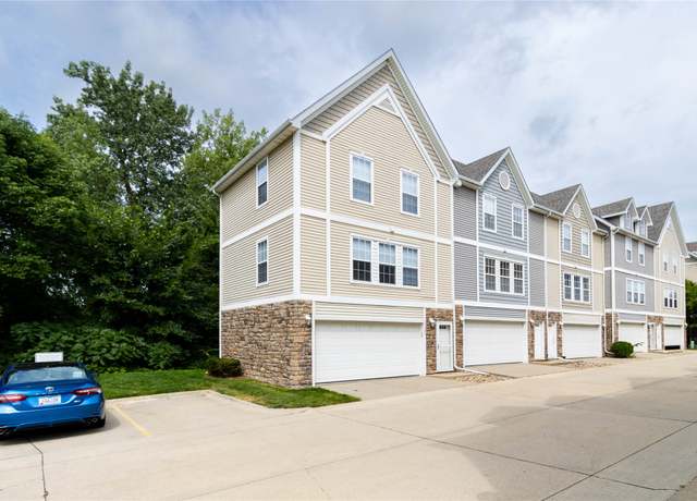 Property at 1106 Fieldstone Ln, Pleasant Hill, IA 50327, 2 beds, 2 baths