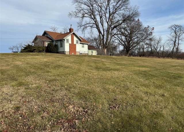 Property at 3141 SE 22nd St, Des Moines, IA 50320, 3 beds, 2 baths
