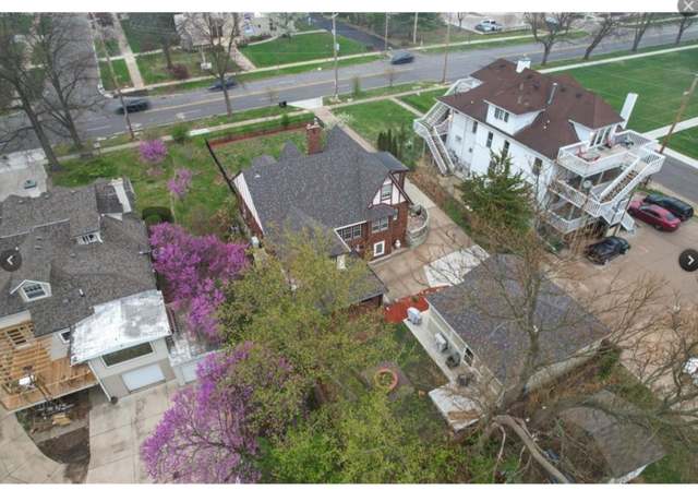 Property at 3826 Grand Ave, Des Moines, IA 50312, 6 beds, 3 baths