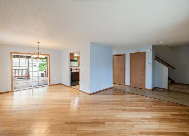 Property at 1540 8th St, Des Moines, IA 50314, 4 beds, 1.5 baths