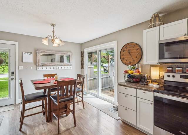 Property at 1118 Holly Dr, Norwalk, IA 50211, 3 beds, 1 bath
