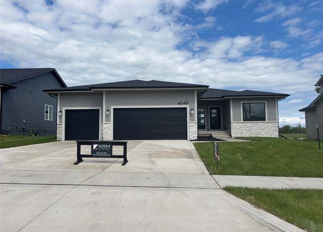 Property at 4649 177th St, Urbandale, IA 50323, 3 beds, 2 baths
