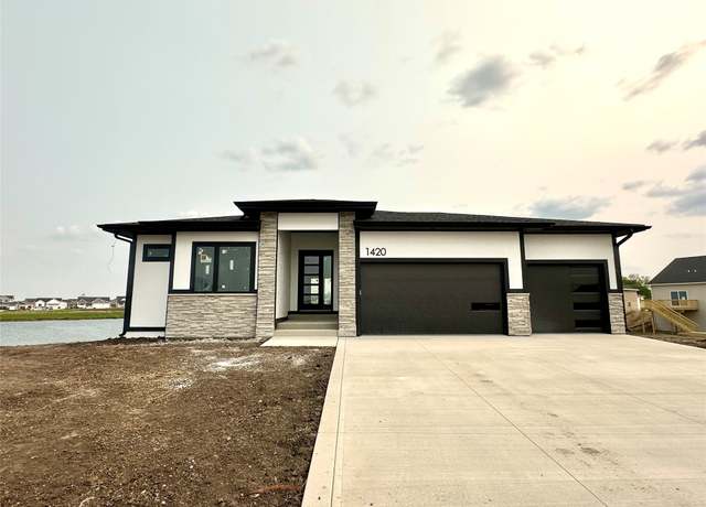 Property at 1420 NW Bull Run Ct, Waukee, IA 50263, 6 beds, 3.5 baths