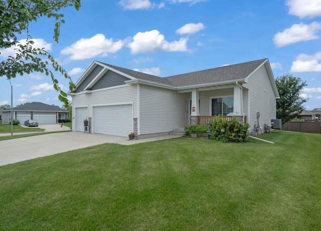 Property at 2914 SW Pleasant St, Ankeny, IA 50023, 3 beds, 2 baths