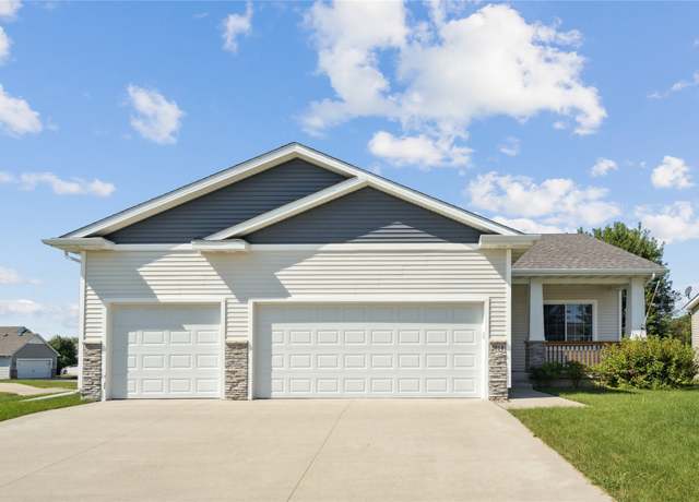 Property at 2914 SW Pleasant St, Ankeny, IA 50023, 3 beds, 2 baths