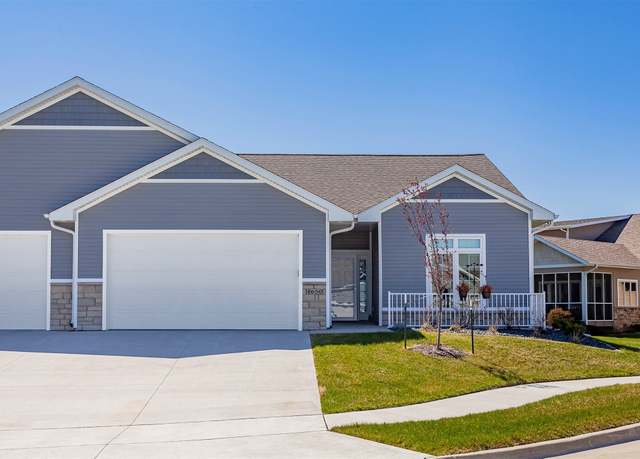 Property at 1650 SE Silver Pointe Dr, Waukee, IA 50263, 4 beds, 3 baths