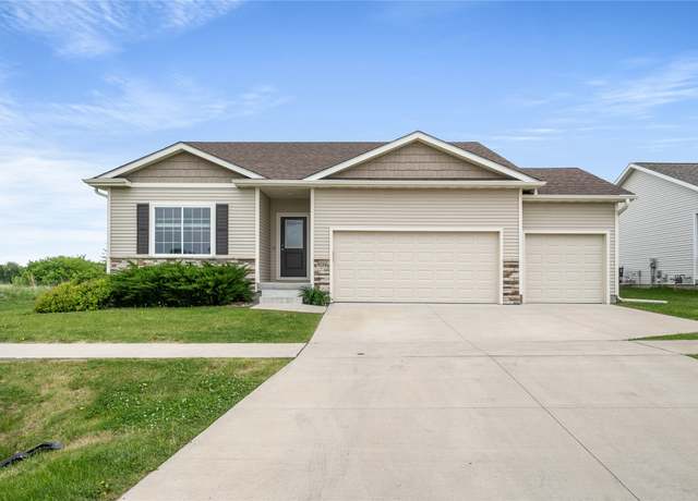 Property at 9334 Valley Pkwy, Johnston, IA 50131, 4 beds, 3 baths