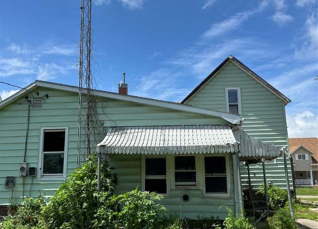 Property at 409 N 3rd Ave, Marshalltown, IA 50158, 3 beds, 2 baths