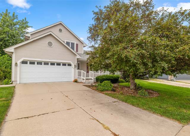 Property at 725 11th St SE, Altoona, IA 50009, 3 beds, 2.5 baths