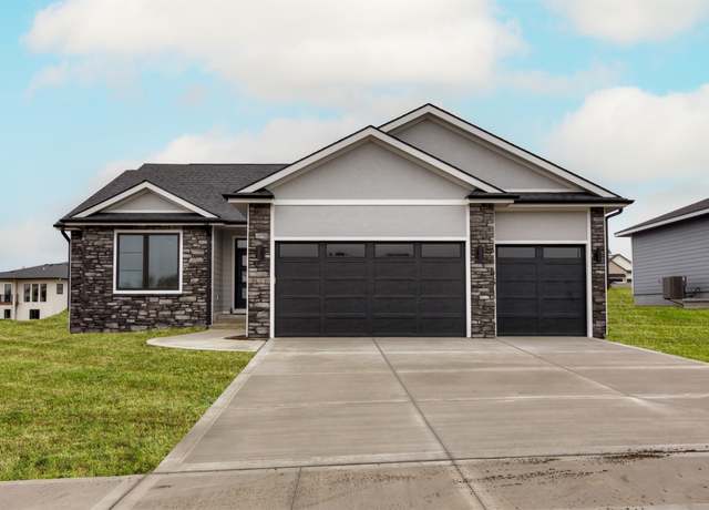 Property at 18258 Hidden Knl, Clive, IA 50325, 4 beds, 3 baths
