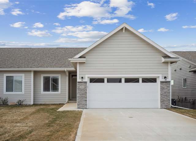 Property at 2622 3rd Ave SE, Altoona, IA 50009, 3 beds, 3 baths