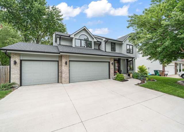 Property at 163 56th Pl, West Des Moines, IA 50266, 4 beds, 3.5 baths
