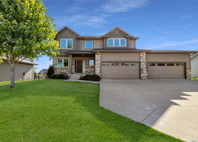 Property at 3555 NW 164th St, Clive, IA 50325, 4 beds, 2.5 baths