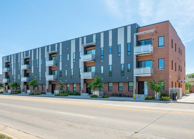 Property at 450 SW 7th St #103, Des Moines, IA 50309, 1 bed, 1 bath