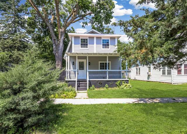 Property at 3918 10th St, Des Moines, IA 50313, 2 beds, 1 bath
